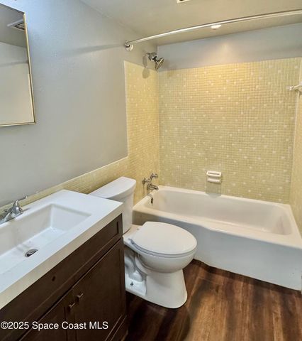 205 Buccaneer Avenue C1-104, Merritt Island, FL 32952