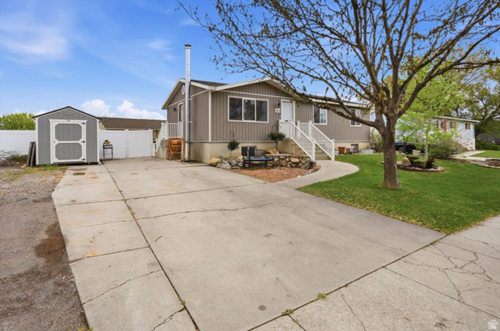 Image 2 of property listing at 300 W 925 S, Garland, UT 84312