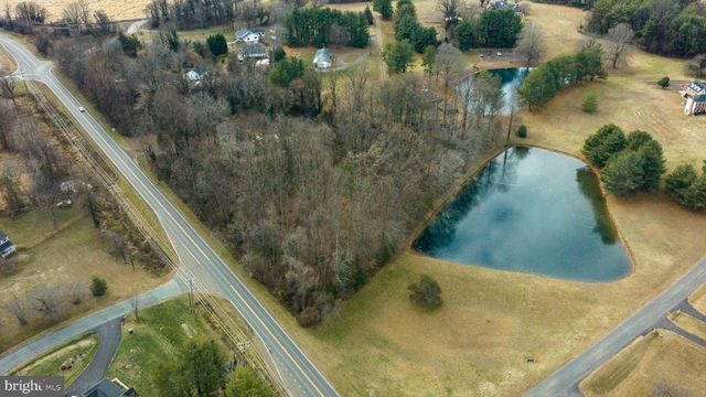 8186 MEETZE, Warrenton, VA 20187