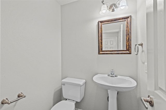 108 Glade Bridge Court, Dickinson, TX 77539