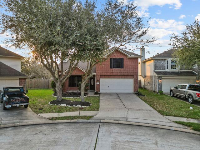 108 Glade Bridge Court, Dickinson, TX 77539