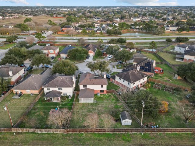108 Glade Bridge Court, Dickinson, TX 77539