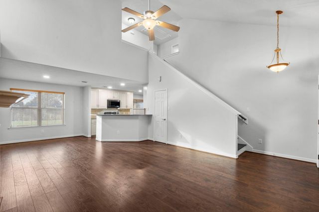 108 Glade Bridge Court, Dickinson, TX 77539