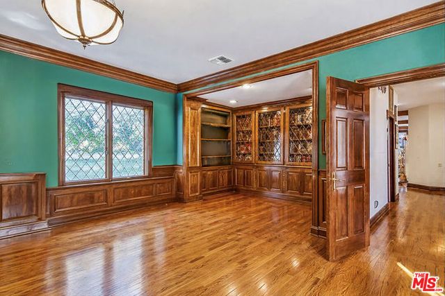 4618 Westchester Drive, Woodland Hills, CA 91364