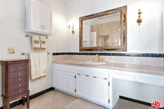 4618 Westchester Drive, Woodland Hills, CA 91364