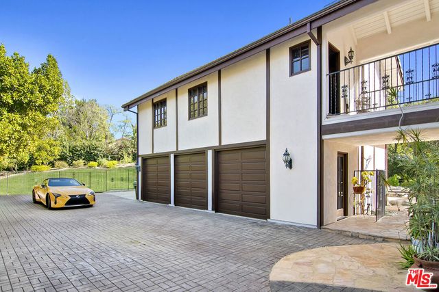 4618 Westchester Drive, Woodland Hills, CA 91364