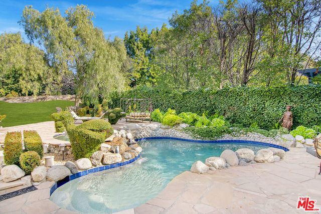 4618 Westchester Drive, Woodland Hills, CA 91364