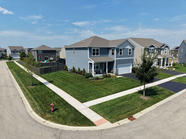 1620 Emma Court, Pingree Grove, IL 60140