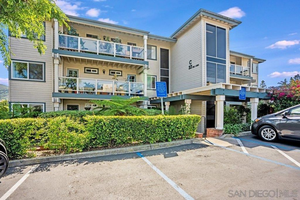 1616 CIRCA DEL LAGO C# 108, San Marcos, CA 92078 — exterior