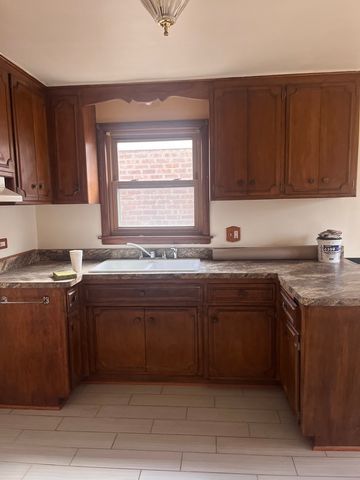 5140 S New England Avenue, Chicago, IL 60638