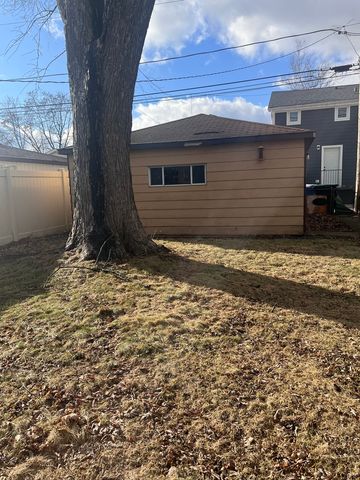 5140 S New England Avenue, Chicago, IL 60638