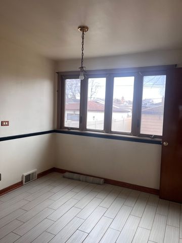 5140 S New England Avenue, Chicago, IL 60638