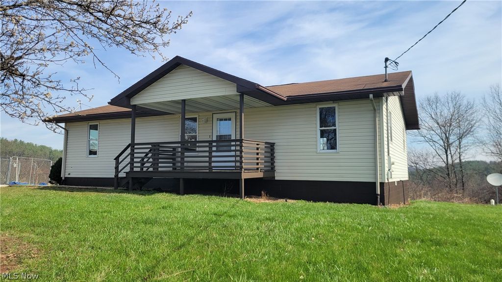 105 Woodcrest Lane, Marietta, OH 45750