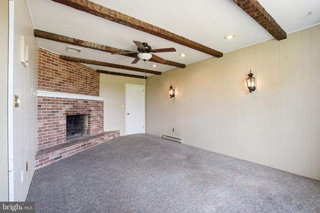 684 HUNSICKER RD, Telford, PA 18969