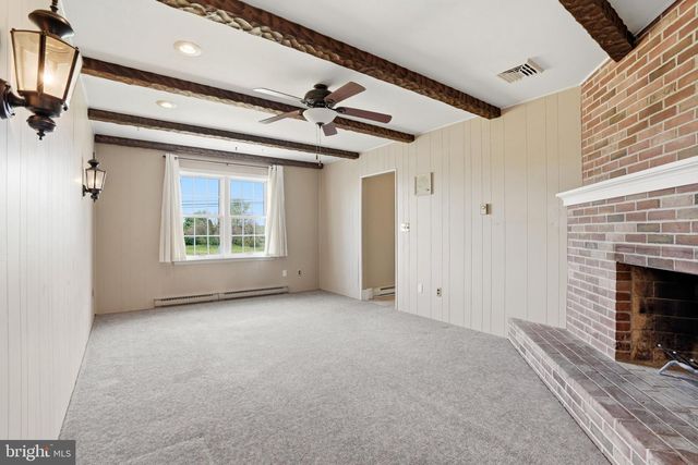 684 HUNSICKER RD, Telford, PA 18969