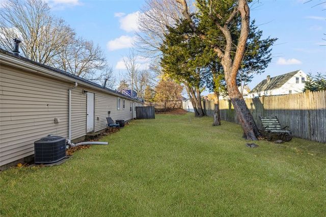 107 Keystone Drive 116, Warwick, RI 02886