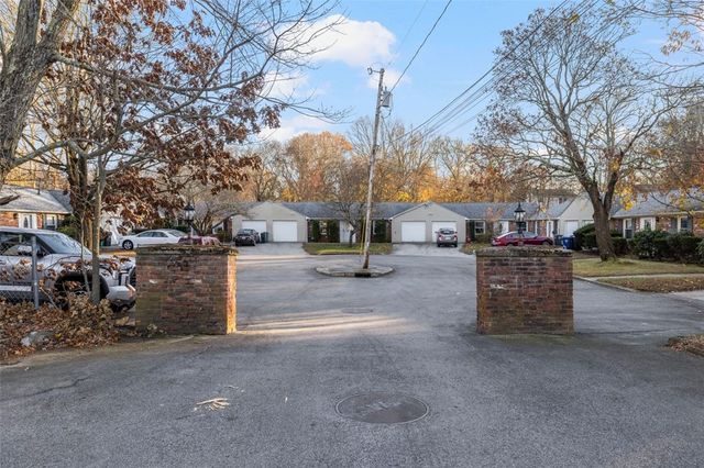 107 Keystone Drive 116, Warwick, RI 02886