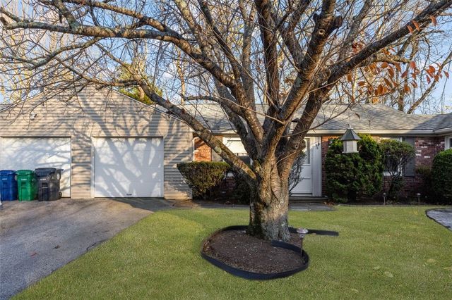 107 Keystone Drive 116, Warwick, RI 02886