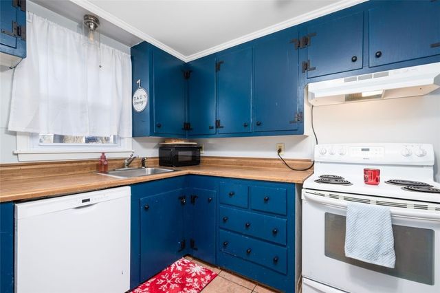 107 Keystone Drive 116, Warwick, RI 02886