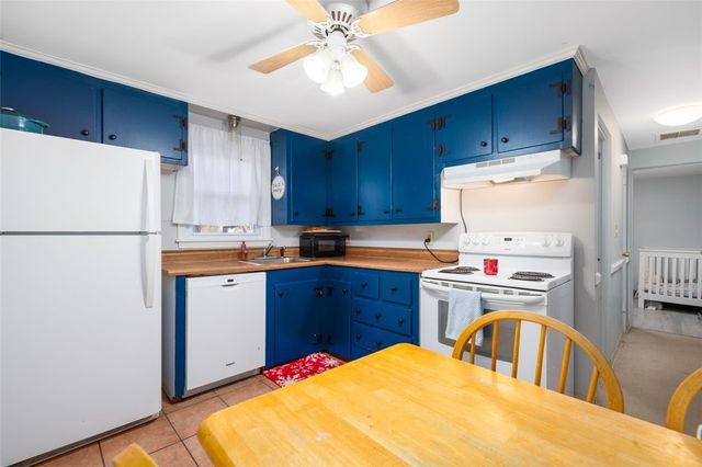 107 Keystone Drive 116, Warwick, RI 02886