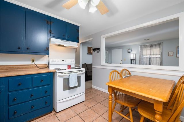 107 Keystone Drive 116, Warwick, RI 02886
