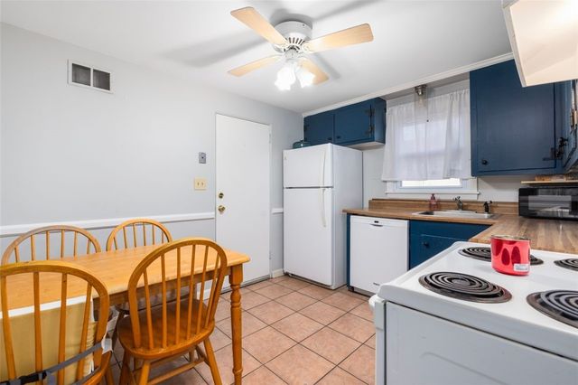 107 Keystone Drive 116, Warwick, RI 02886