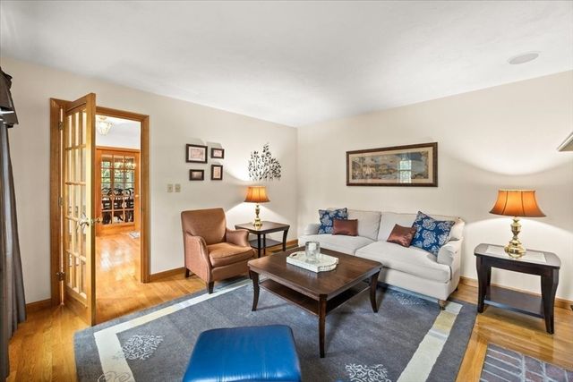 2 Furlong Circle, Lakeville, MA 02347