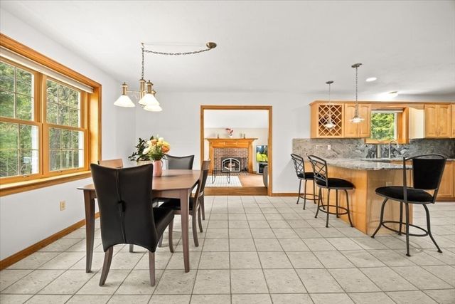 2 Furlong Circle, Lakeville, MA 02347