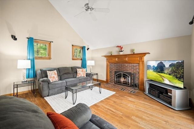 2 Furlong Circle, Lakeville, MA 02347