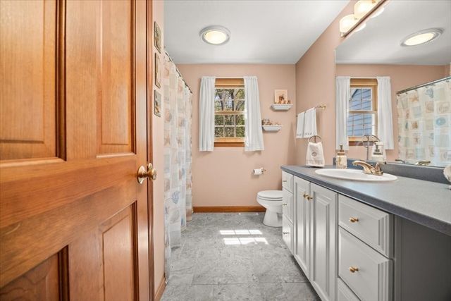 2 Furlong Circle, Lakeville, MA 02347