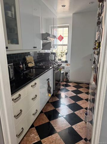 63-93 Woodhaven Blvd 6G3, Rego Park, NY 11374