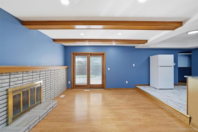 3418 Winterfield Drive, Warren, MI 48092