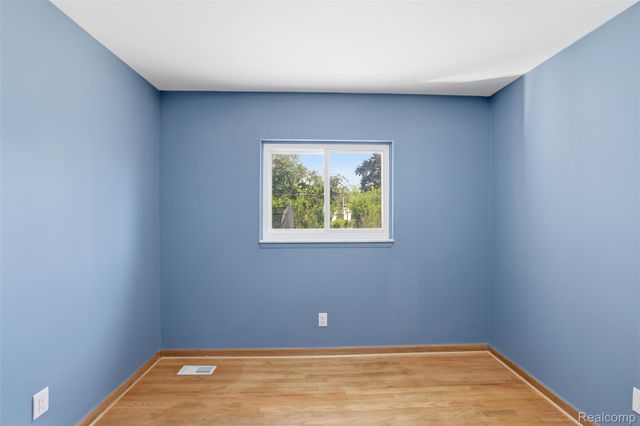 3418 Winterfield Drive, Warren, MI 48092