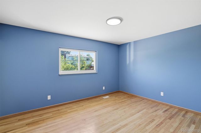 3418 Winterfield Drive, Warren, MI 48092