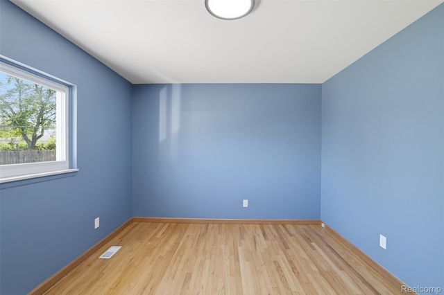 3418 Winterfield Drive, Warren, MI 48092
