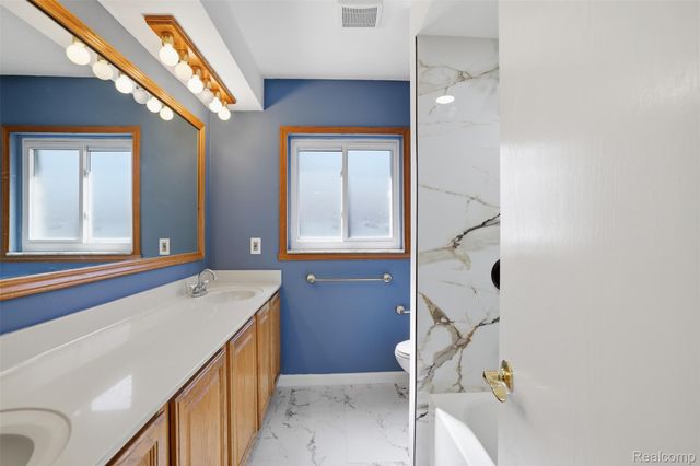 3418 Winterfield Drive, Warren, MI 48092