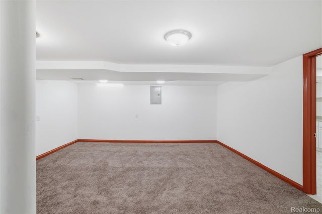 3418 Winterfield Drive, Warren, MI 48092