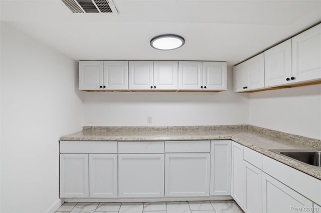 3418 Winterfield Drive, Warren, MI 48092