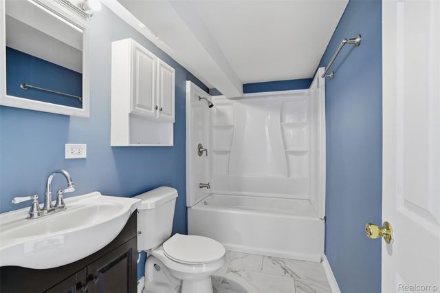 3418 Winterfield Drive, Warren, MI 48092