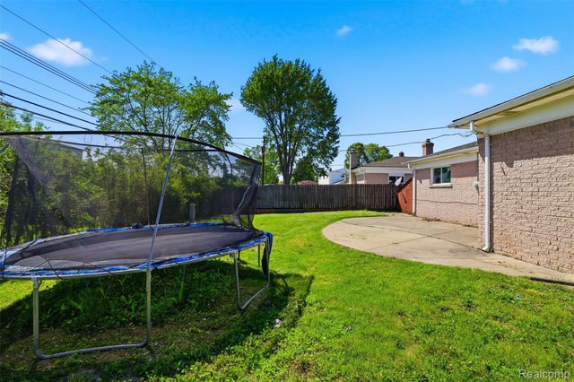 3418 Winterfield Drive, Warren, MI 48092