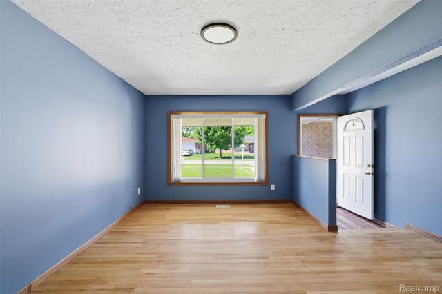 3418 Winterfield Drive, Warren, MI 48092