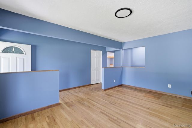 3418 Winterfield Drive, Warren, MI 48092