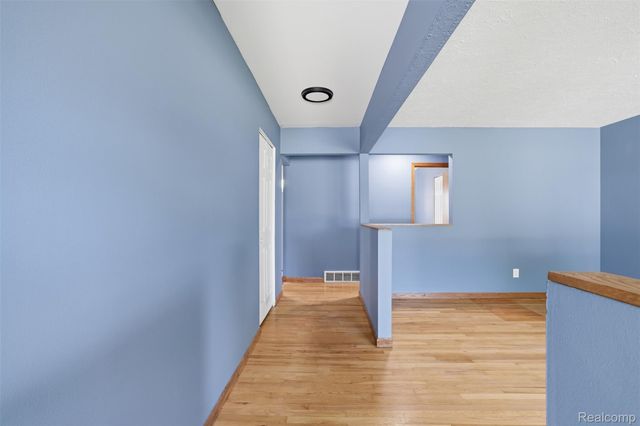 3418 Winterfield Drive, Warren, MI 48092
