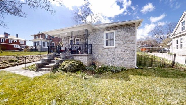 719 Oakland Street, Hendersonville, NC 28791