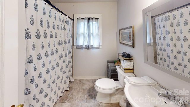 719 Oakland Street, Hendersonville, NC 28791