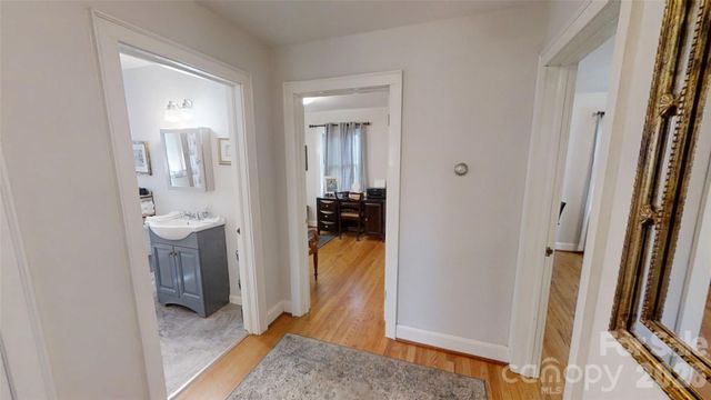 719 Oakland Street, Hendersonville, NC 28791