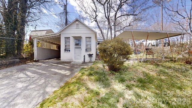 719 Oakland Street, Hendersonville, NC 28791