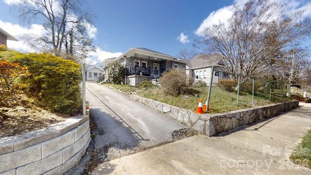 719 Oakland Street, Hendersonville, NC 28791