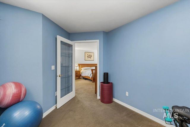 8001 W Innsbrook Ct, Boise, ID 83704