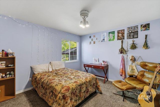 8001 W Innsbrook Ct, Boise, ID 83704